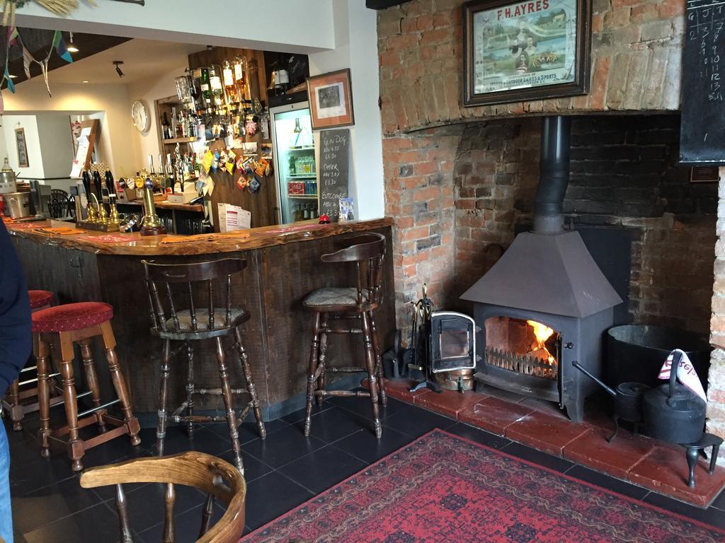 Red Lion Inn Sidbury Kültér fotó